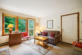Northside 1-Bedroom Loft Condo with Fireplace Near Pico